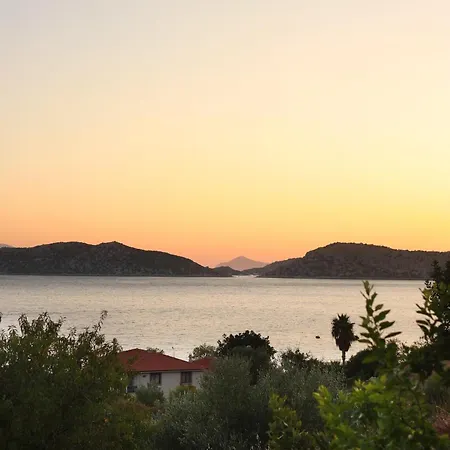 Niche Soeguet Bed & Breakfast *